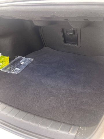 2017 Kia Cadenza Technology