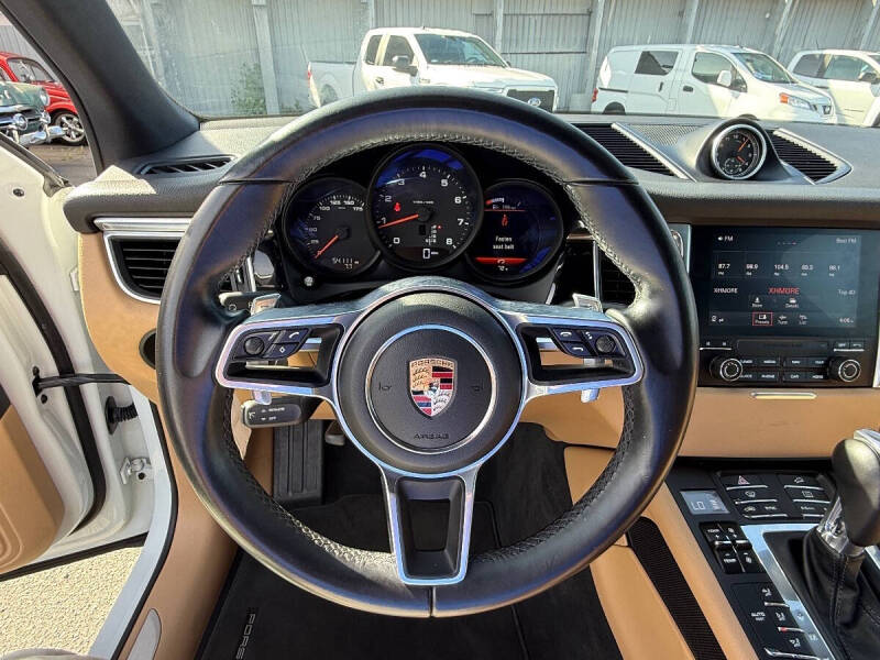 2017 Porsche Macan