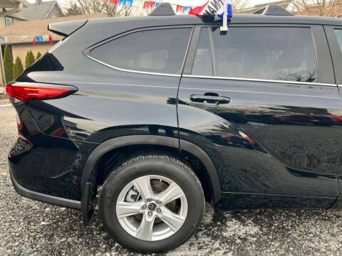 2023 Toyota Highlander LE