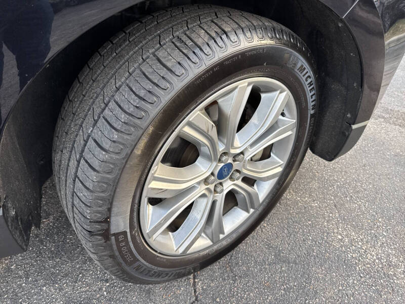 2019 Ford Edge Titanium