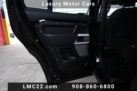 2023 Land Rover Defender 130 X-Dynamic SE