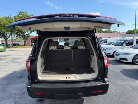 2018 Lincoln Navigator Select