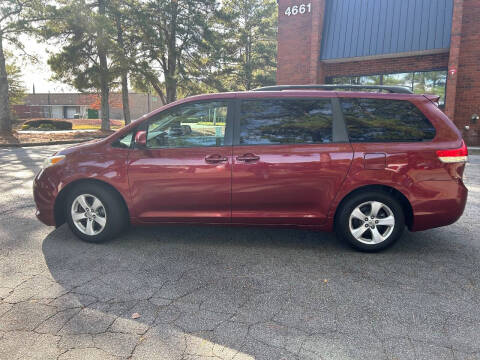 2011 Toyota Sienna LE 7-Passenger Auto Access Seat