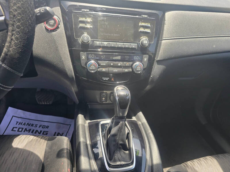 2017 Nissan Rogue SV