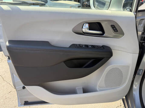 2020 Chrysler Pacifica Touring L