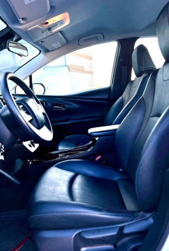 2017 Toyota Prius Four Touring