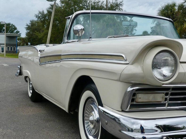 1957 Ford Fairlane
