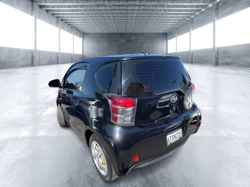 2013 Scion iQ