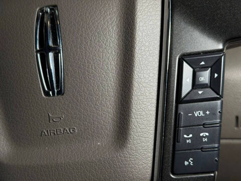 2017 Lincoln Navigator Select