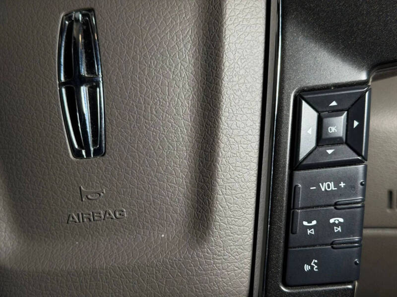 2017 Lincoln Navigator Select
