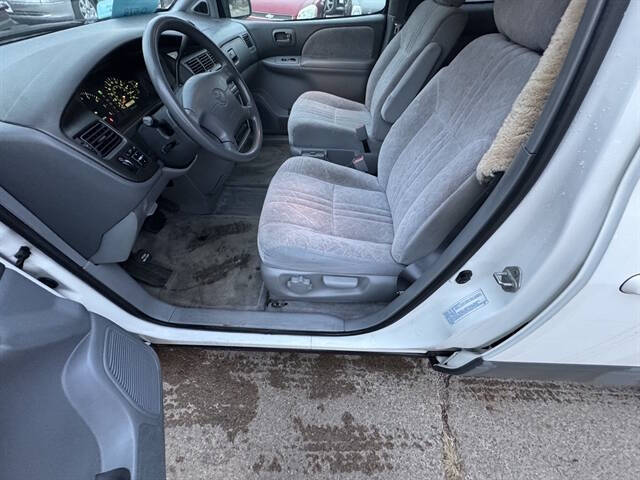 1998 Toyota Sienna LE