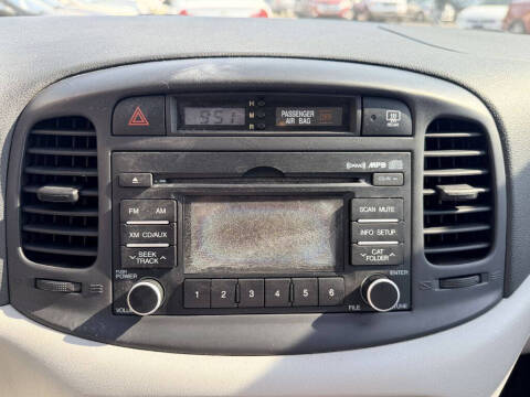 2011 Hyundai Accent GL