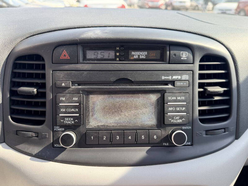 2011 Hyundai Accent GL