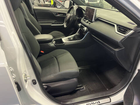 2023 Toyota RAV4 Hybrid SE