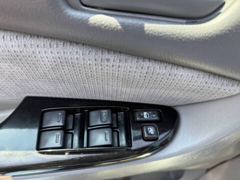 2005 Toyota Sienna LE 7 Passenger