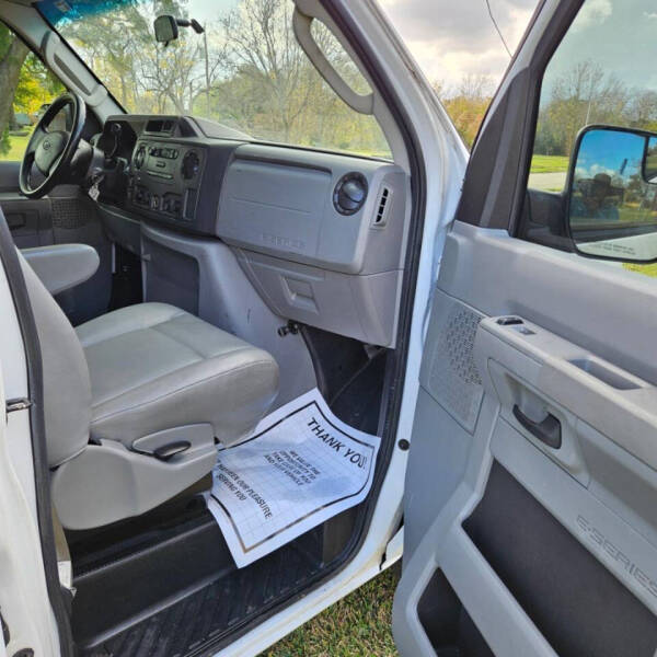 2011 Ford E-Series E-250