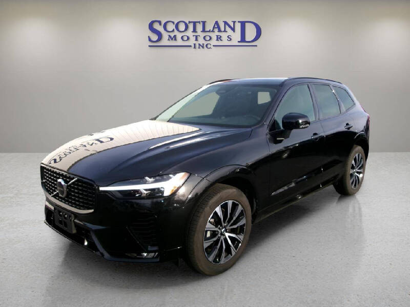 2025 Volvo XC60 B5 Core Dark Theme