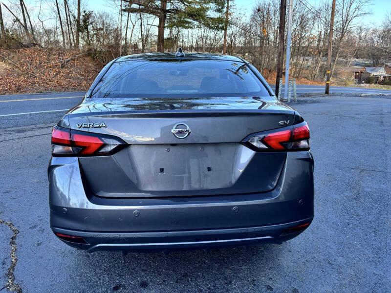 2021 Nissan Versa SV