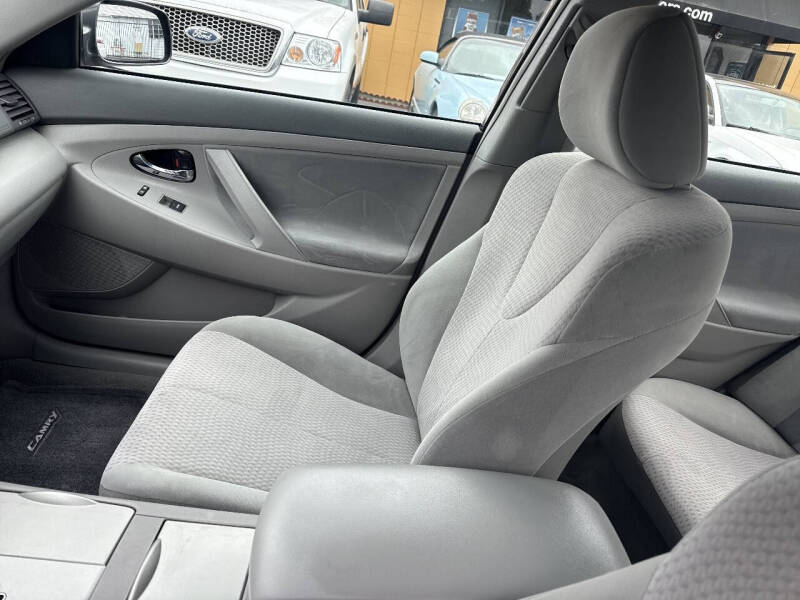 2011 Toyota Camry LE