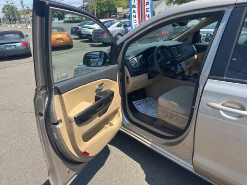 2017 Kia Sedona LX