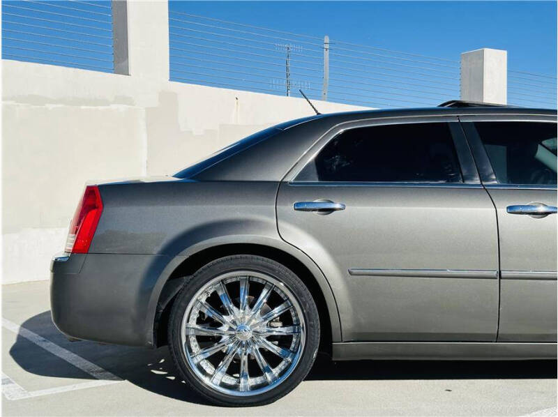 2008 Chrysler 300 C photo 14