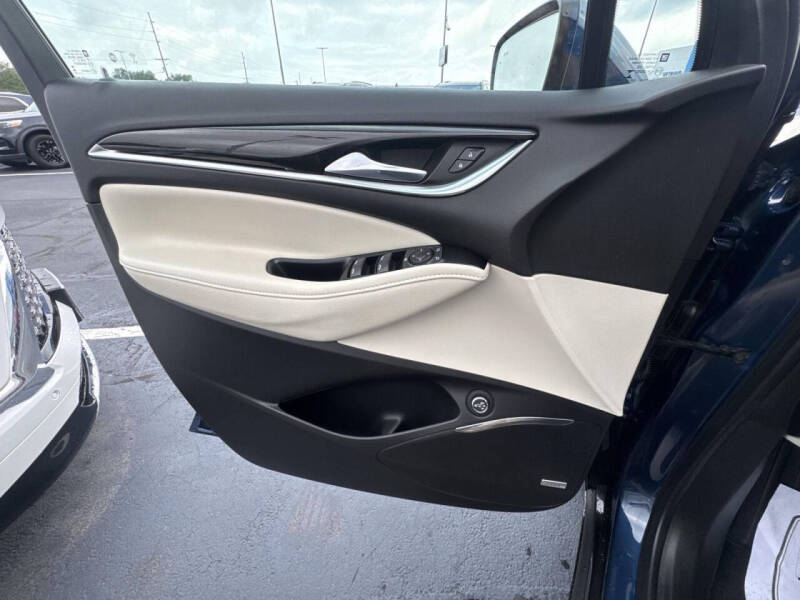 2023 Buick Enclave Essence