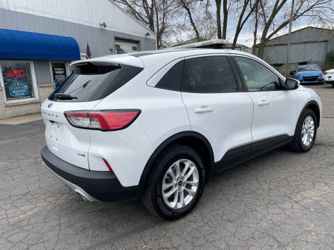 2020 Ford Escape SE