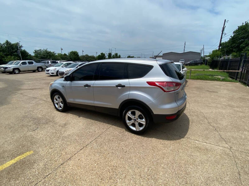 2014 Ford Escape S