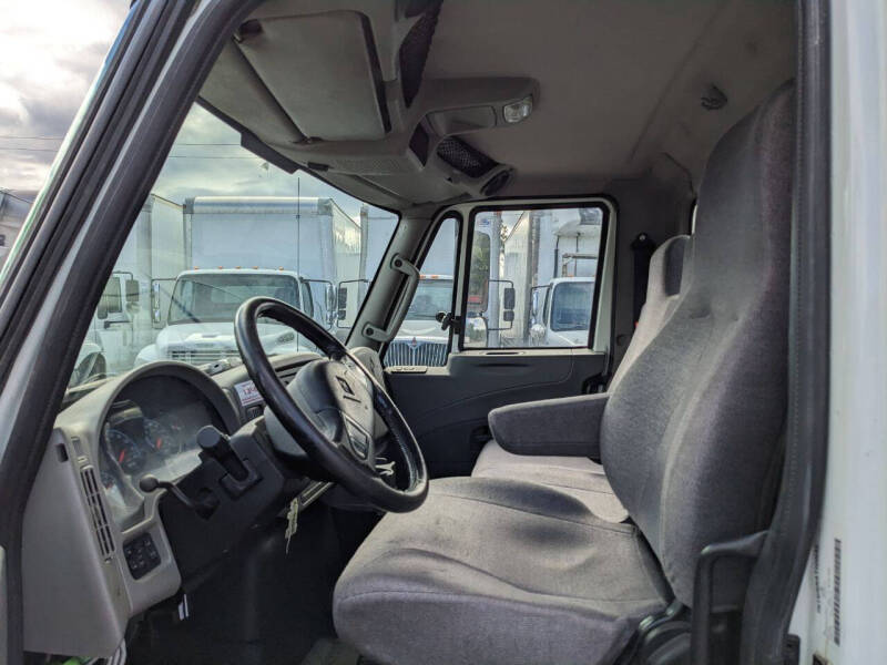 2019 International 4300 24 ft Cab Chassis(CDL)