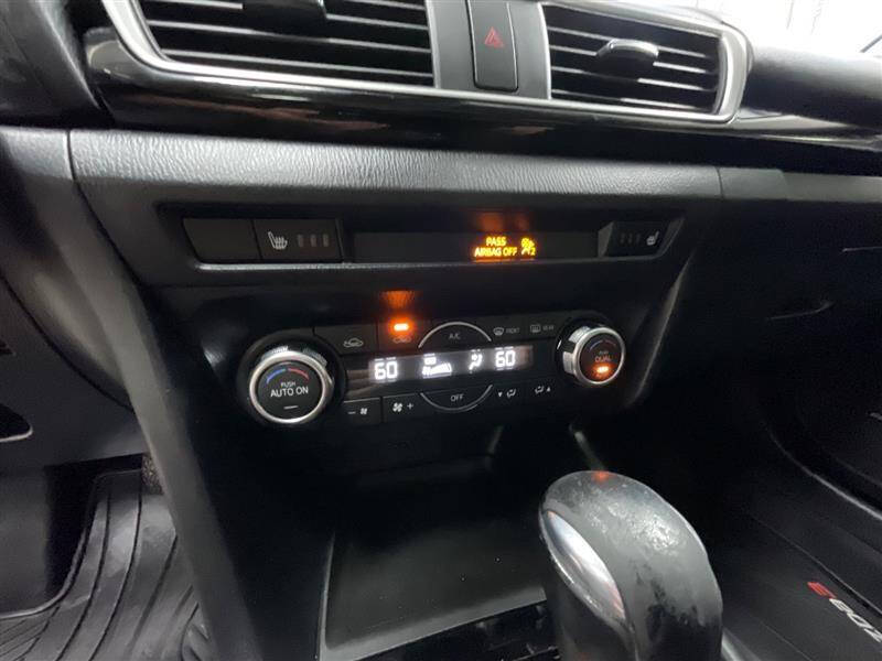2018 Mazda MAZDA3 Touring
