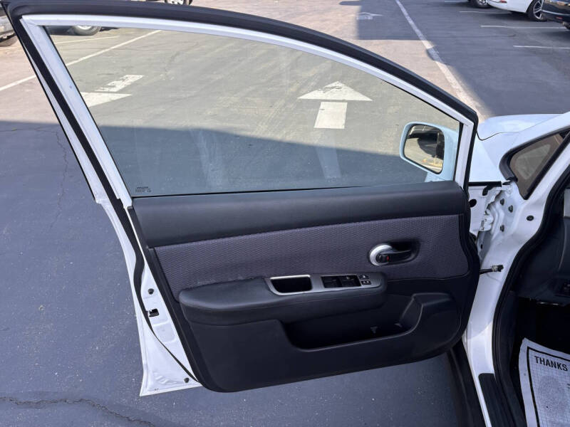 2009 Nissan Versa 1.8 SL