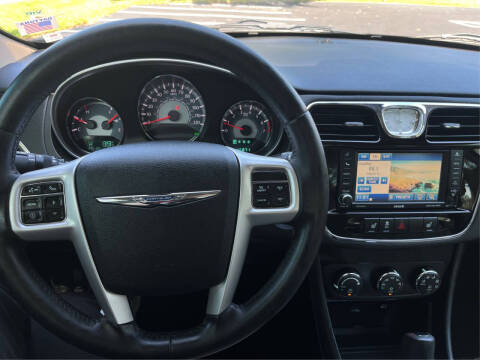 2012 Chrysler 200 Limited