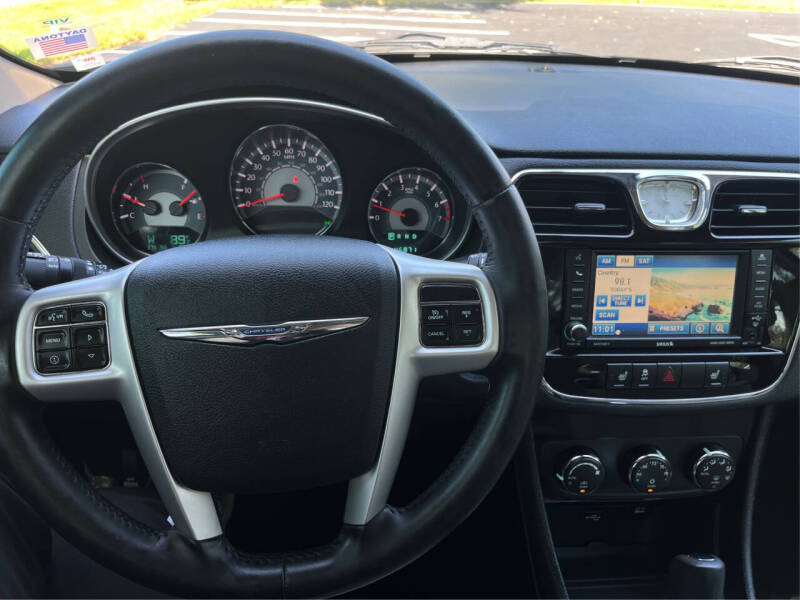 2012 Chrysler 200 Limited