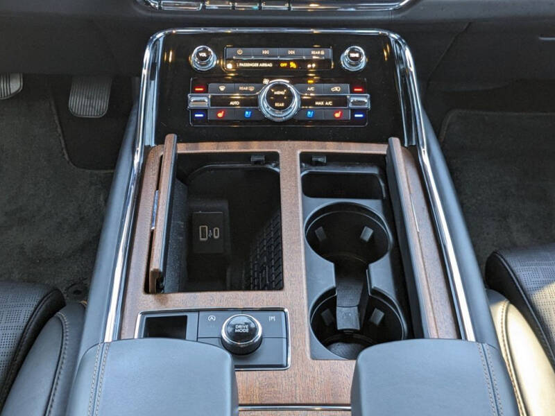 2022 Lincoln Navigator Black Label