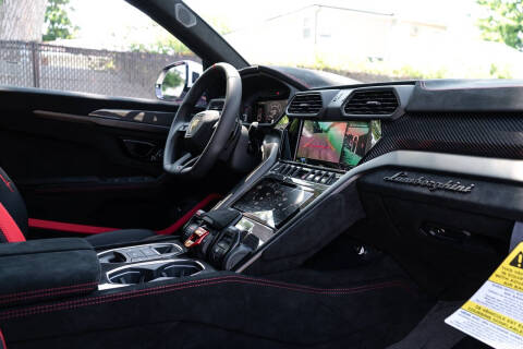 2024 Lamborghini Urus Performante