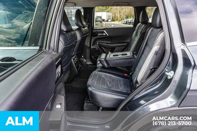 2025 Mitsubishi Outlander SE