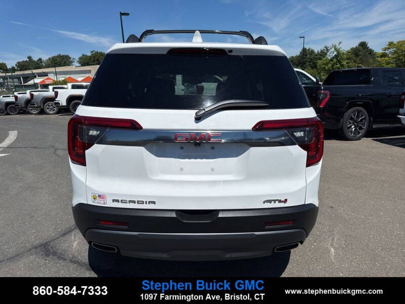 2023 GMC Acadia AT4