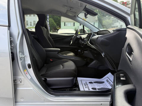 2020 Toyota Prius LE