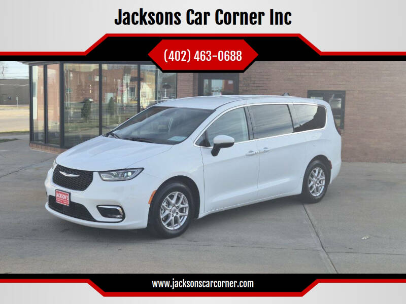 2023 Chrysler Pacifica Touring L's photo