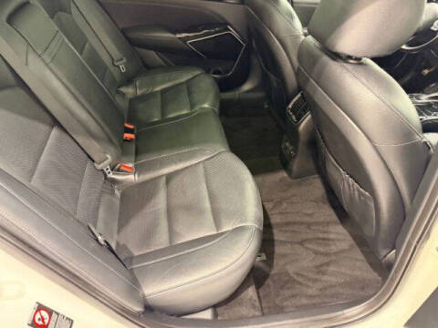 2017 Kia Cadenza Premium