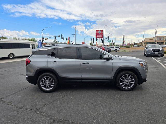 2023 GMC Terrain SLT