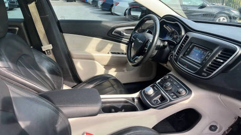 2015 Chrysler 200 Limited