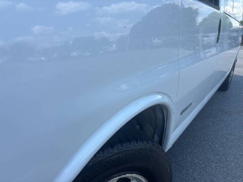 2004 Chevrolet Express 3500 LS