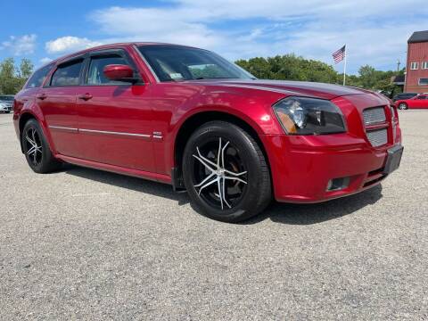 2005 Dodge Magnum for sale at The Car Store in Milford MA