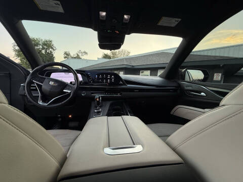 2023 Cadillac Escalade Sport