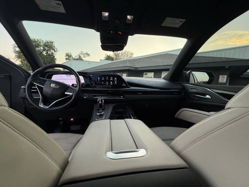 2023 Cadillac Escalade Sport