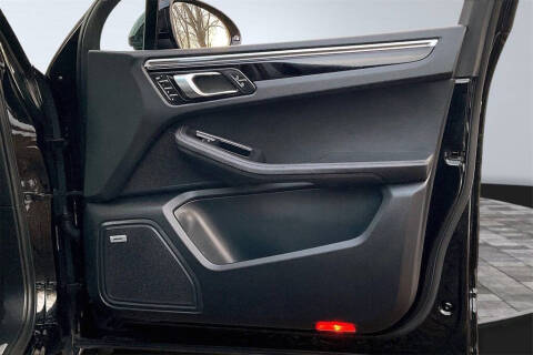 2020 Porsche Macan S