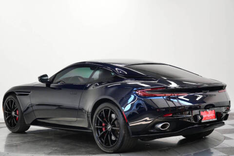 2023 Aston Martin DB11 V8