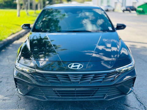 2025 Hyundai Elantra SE