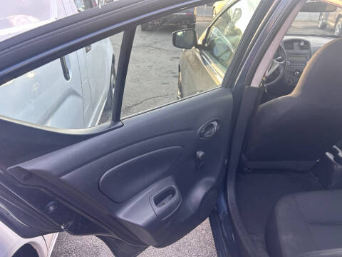 2017 Nissan Versa 1.6 S